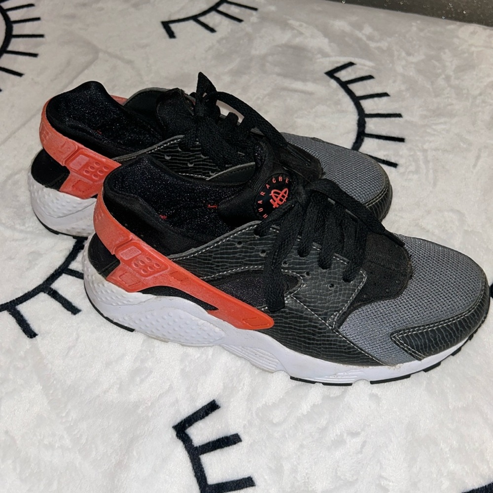 Huarache sneakers